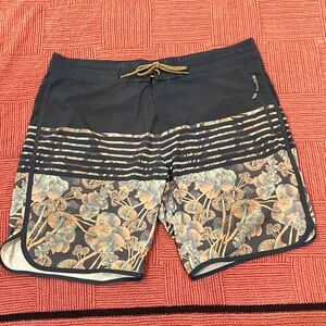 Far West men’s size 38 Navy funghi motif Swim Trunks W39